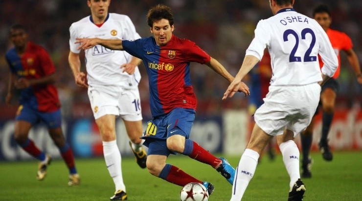 Lionel Messi of Barcelona in action next to John O&#039;Shea of Manchester United during the UEFA Champions League Final match between Barcelona and Manchester United (Photo by Alex Livesey/Getty Images)