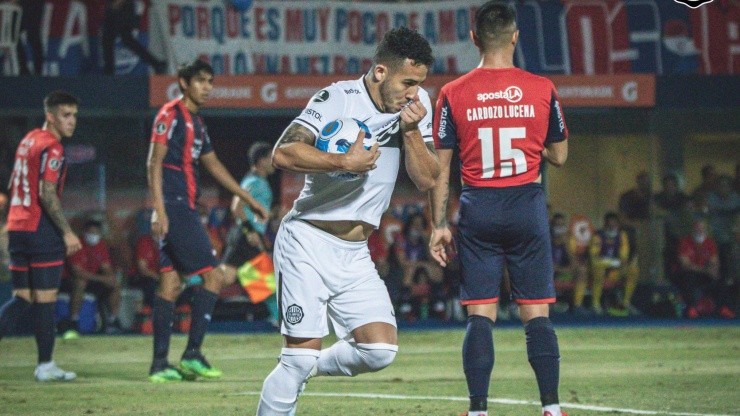 Cardozo, el autor del gol de Olimpia.