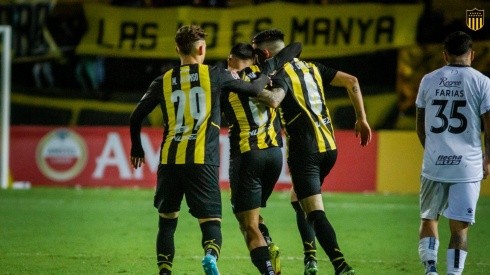 Peñarol en festejo de gol.