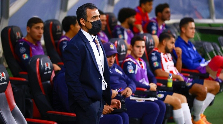 Ciudad de Mexico, 16 de abril de 2022. Ricardo Cadena, Director Tecnico interino, durante el partido de la jornada 14 del Torneo Grita Mexico Clausura 2022 de la Liga BBVA MX, entre la Máquina Celeste del Cruz Azul y las Chivas Rayadas del Guadalajara, celebrado en el estadio Azteca. Foto: Imago7/ Eloisa Sánchez