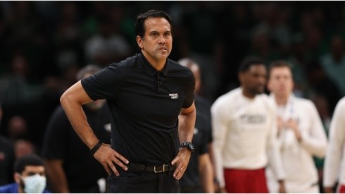 Erik Spoelstra, cuestionado.