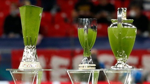 Los trofeos UEFA