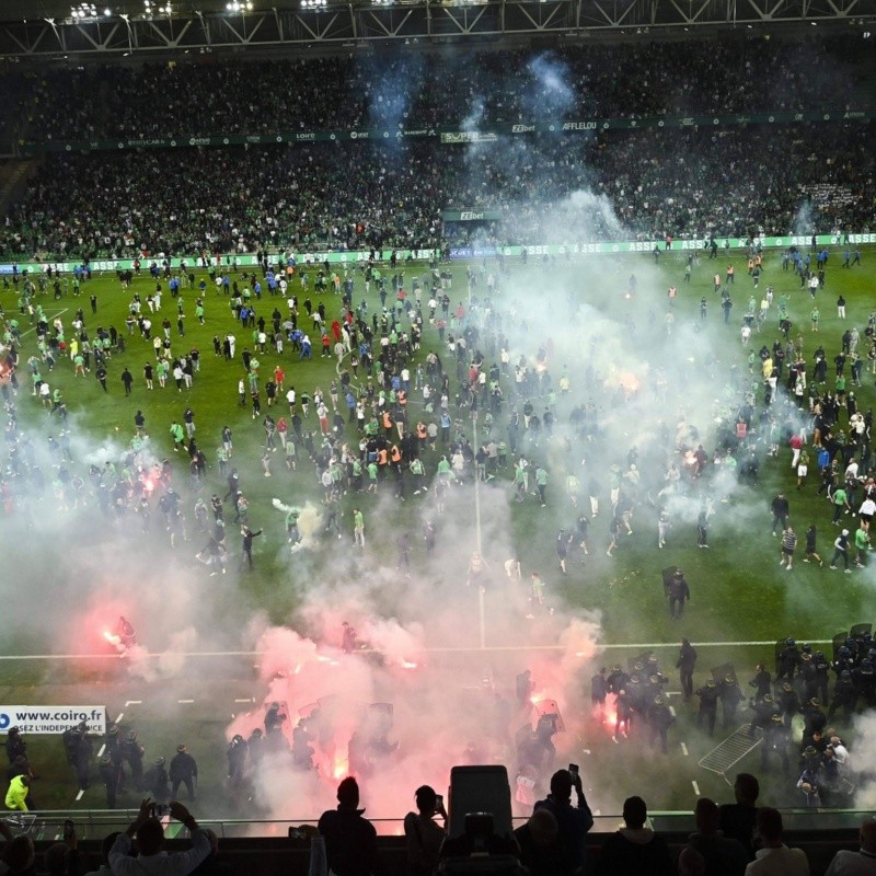 Batalla campal: se desató el caos con el descenso de Saint-Étienne