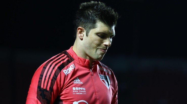 SP - Sao Paulo - 22/03/2022 - PAULISTA 2022, SAO PAULO X SAO BERNARDO - Tiago Volpi jogador do Sao Paulo durante partida contra o Sao Bernardo no estadio Morumbi pelo campeonato Paulista 2022. Foto: Marcello Zambrana/AGIF