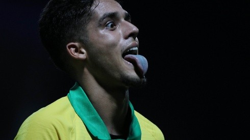 Yan Couto foi revelado no rival Coritiba (Foto: Heber Gomes/AGIF)