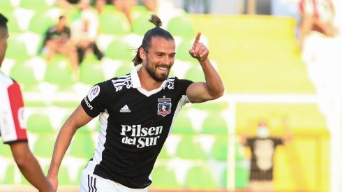 Christian Santos aún tiene contrato con Colo Colo.