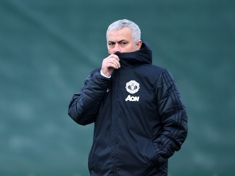 Manchester United anuncia saída de 2 meias destaques na ‘Era Mourinho’
