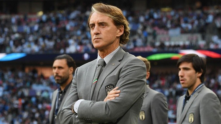 Mancini en dirección con Italia.