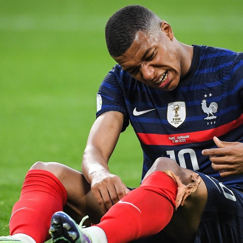 ¡Alarma! Mbappé se lesionó y no terminó el partido ante Dinamarca