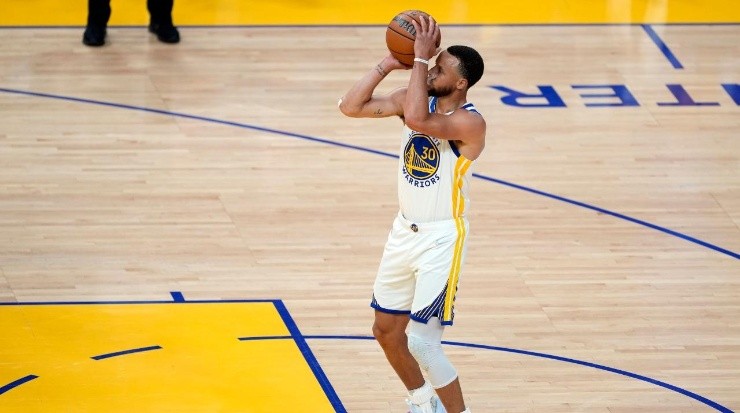 Stephen Curry #30 of the Golden State Warriors (Photo by Thearon W. Henderson/Getty Images)