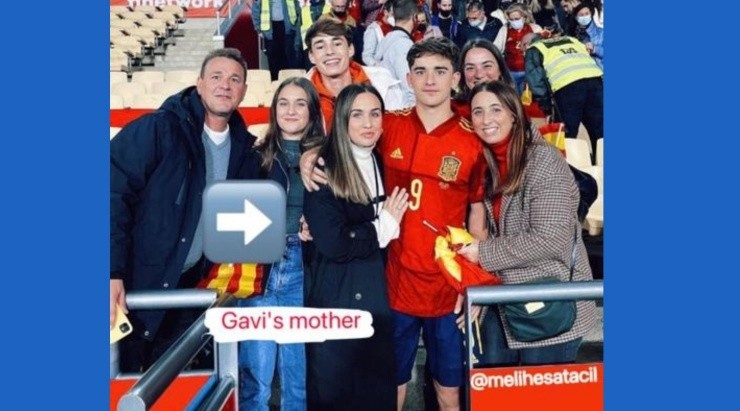 Foto de la familia de Gavi, donde podría aparecer la mujer con quien Pique le fue infiel a Shakira,