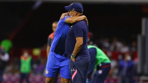 Abrazo entre Aldrete y Andrés Lillini