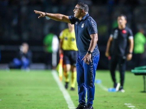 Meia preterido por Roger Machado busca oportunidades fora do Grêmio