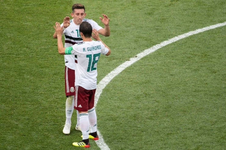 Guardado y Herrera volverán a compartir mediocampo. Créditos: Imago7