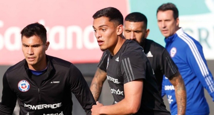 Nayel Mehssatou Selección Chilena