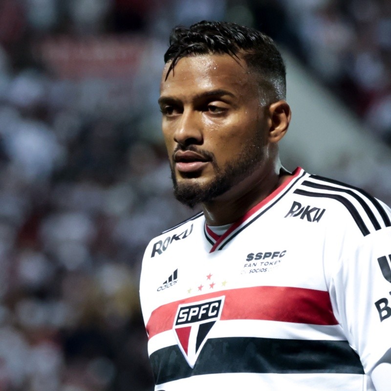 Reinaldo puxa a fila e São Paulo “tem prazo” para resolver a situação de 4 jogadores