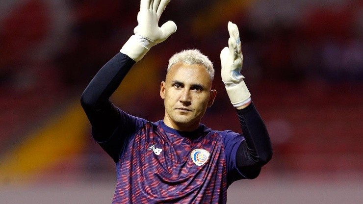 Navas en calentamiento con Costa Rica.