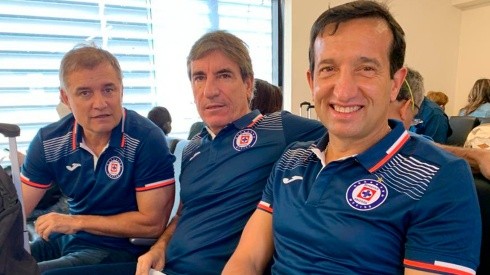 Diego Aguirre llegó a Cruz Azul solo con dos colaboradores.