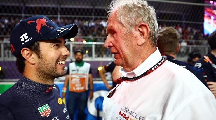 Helmut Marko bendice a Checo Pérez. (Getty)