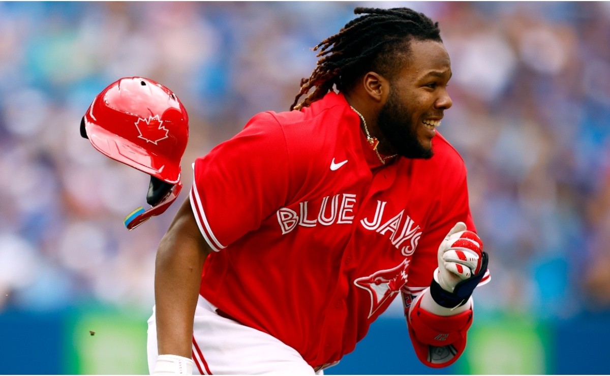 Talkin' Baseball on X: Several of Vladimir Guerrero Jr.'s friends and  relatives are with him at a baseball game in Dominican Republic tonight  wearing jerseys that have “BUST” on the back  /