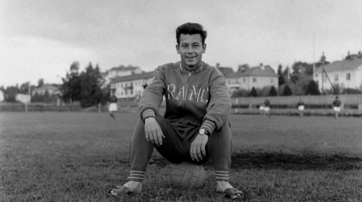 Just Fontaine, France