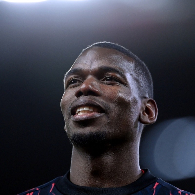 Video: Paul Pogba didn't want to sign a Manchester United jersey