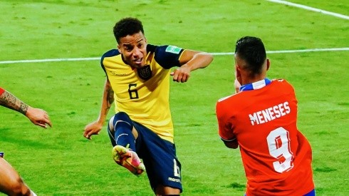 La FIFA desestimó la denuncia chilena por Byron Castillo.
