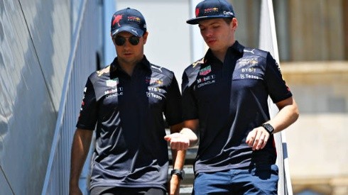 Sergio Pérez y Max Verstappen en las horas previas al Gran Premio de Azerbaiyán.