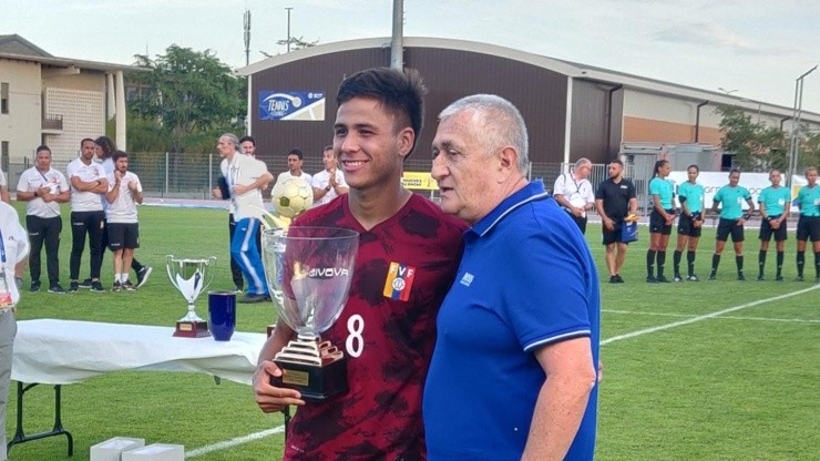 El venezolano Telasco Segovia fue el MVP del torneo.