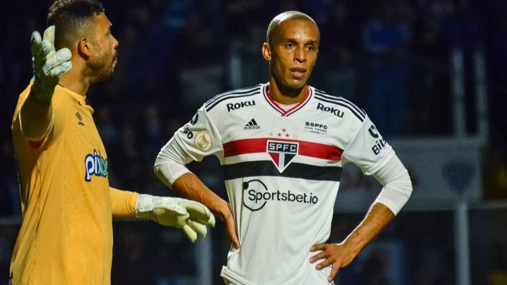 Foto: R.Pierre/AGIF - Miranda: deve seguir como titular do São Paulo no meio de semana