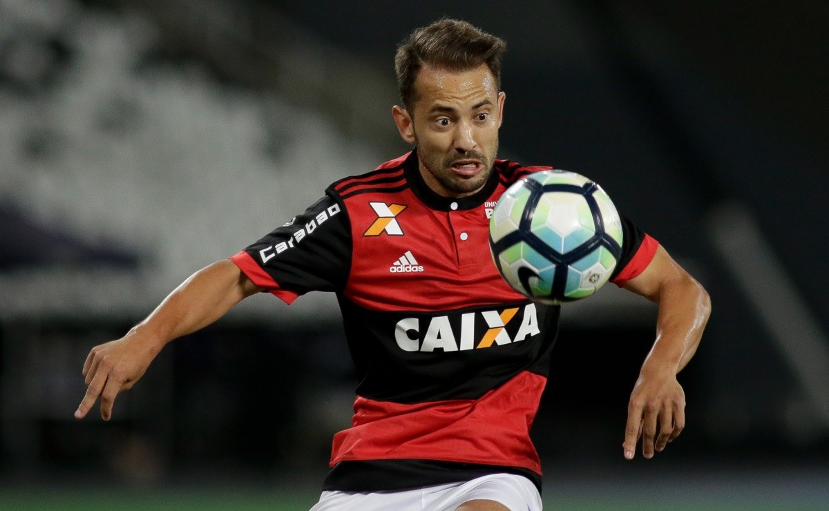 Trauco como meia pelo lado, marcação por zona e a volta da mobilidade no  Flamengo - Coluna do Fla