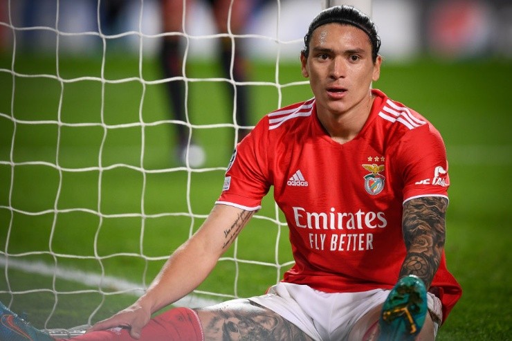 LISBON, PORTUGAL - FEBRUARY 23: Darwin Nunez of SL Benfica reacts during the UEFA Champions League Round Of Sixteen Leg One match between SL Benfica and AFC Ajax at Estadio da Luz on February 23, 2022 in Lisbon, Portugal. (Photo by Octavio Passos/Getty Images)-Not Released (NR)