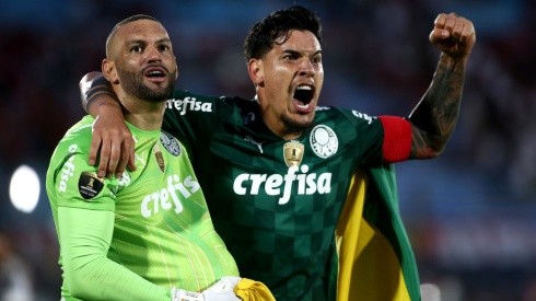 Foto: Ernesto Ryan/Getty Images - Weverton e Gustavo Gomez do Palmeiras