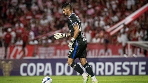 Foto: Celio Junior/AGIF - Marcelo Carné retorna ao time titular do CSA contra o Guarani