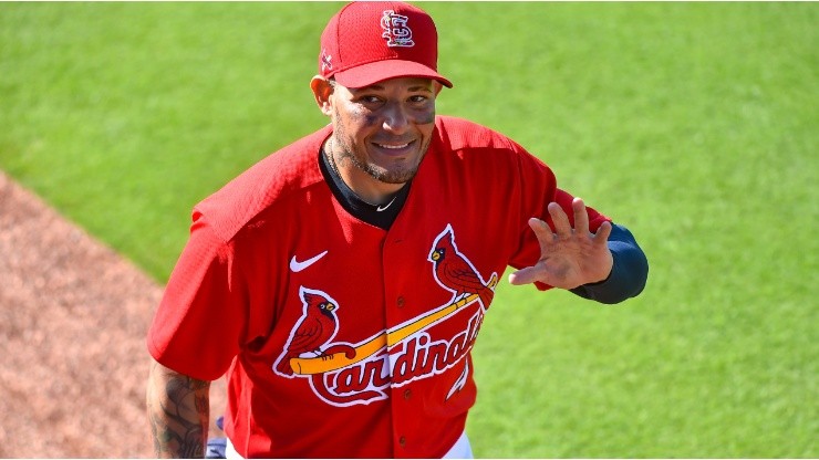 Yadier Molina se queda en San Luis