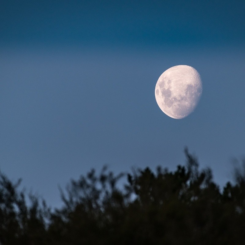 Luna Llena en Sagitario: estos son los rituales para atraer el amor y el dinero