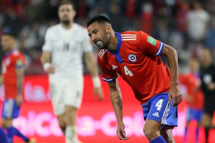 La UC aseguraría la llegada de Mauricio Isla | Foto: Agencia Uno 