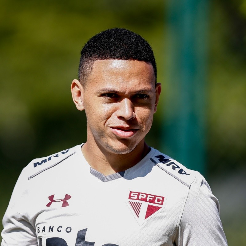 São Paulo não para em M. Guilherme e defensor avaliado em R$ 16 milhões ‘fica por um fio’ de fechar