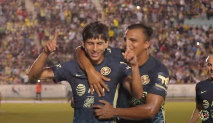 El extremo solo pudo jugar media ahora ante Pumas (Captura)