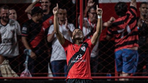 Foto: Heber Gomes/AGIF | Airton celebrou a vitória e o gol marcado