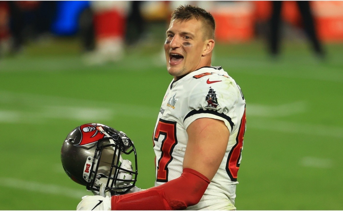 All about Buccaneers star Rob Gronkowski with stats and contract