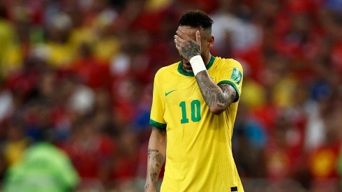 Neymar sufrió un susto en el aire.