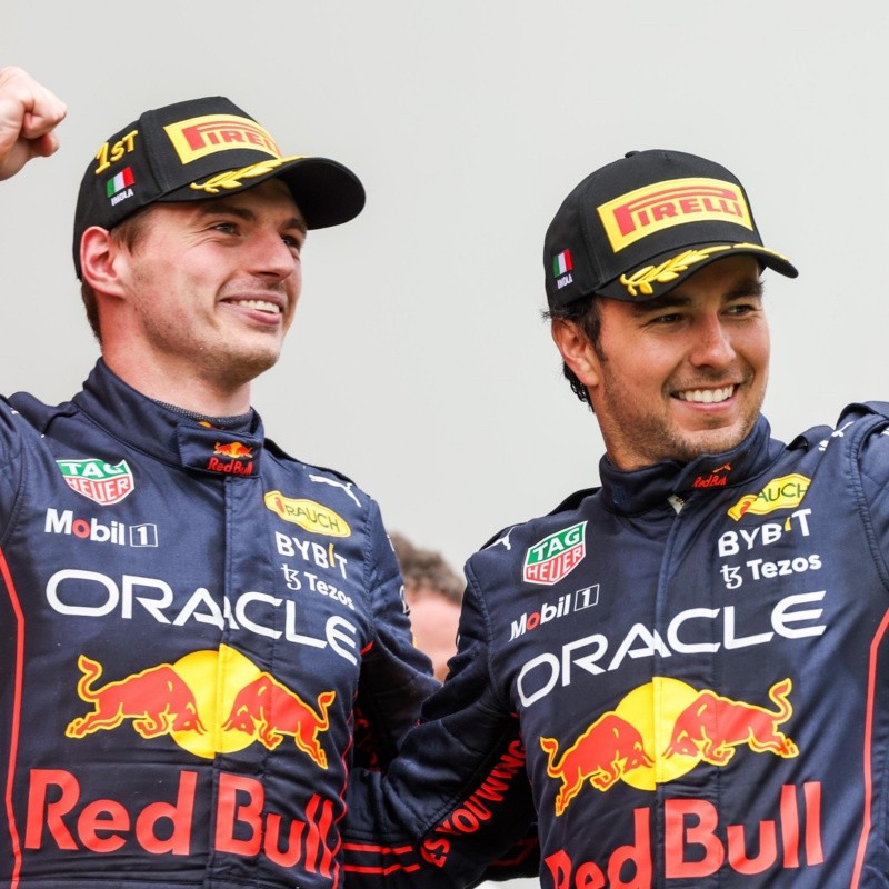 "De los mejores de la historia": Checo elogia a Verstappen pero lo desafía por el título