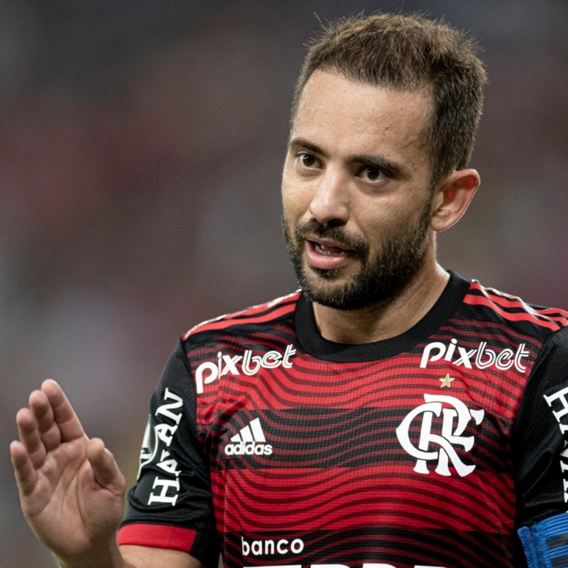 Grêmio prepara pedida e quer meia do Flamengo para liberar Ferreira