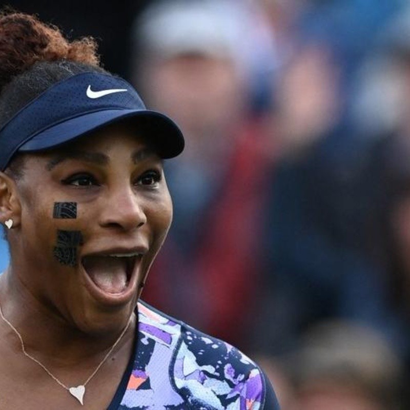 ¿Por qué Serena Williams juega con parches en la cara?