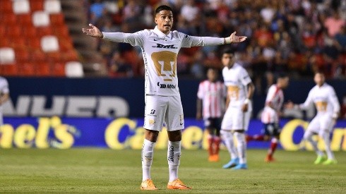 Favio Álvarez saldría de Pumas con destino a Argentina.