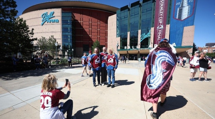 Avs fan banned from Ball Arena after spreading friend's ashes on the ice