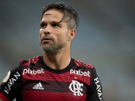 Diego 'dá as caras' e manda recado para a torcida do Flamengo após vaias: "Os erros que cometemos..."
