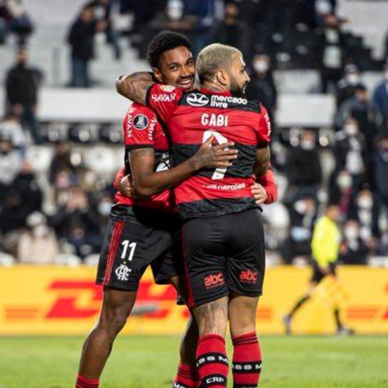 Mauro César faz alerta sobre atacante do Flamengo e assunto repercute na web