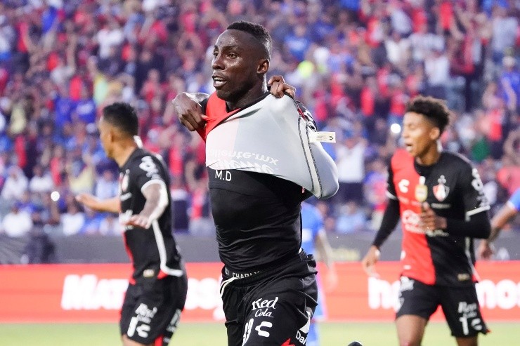 Antes de fallar el penal, Quiñones igualó el partido para Atlas. Créditos: Imago7